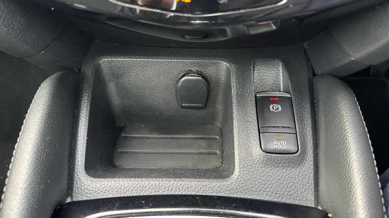 Nissan Qashqai 1.2 DiG-T N-Connecta 5dr Petrol Hatchback